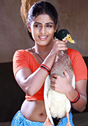 Actress Iniya